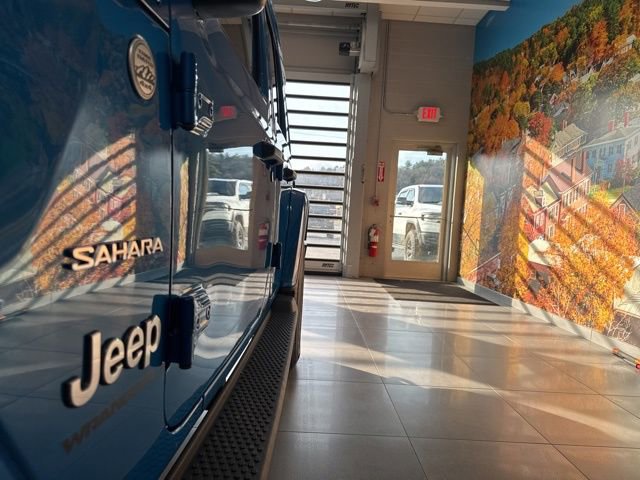 Used 2024 Jeep Wrangler Sahara w/ Technology Group image 15