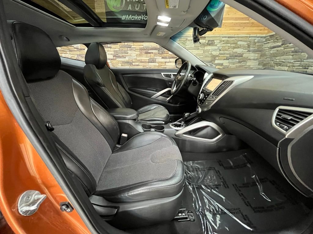 Used 2012 Hyundai Veloster w/ Style Pkg image 38