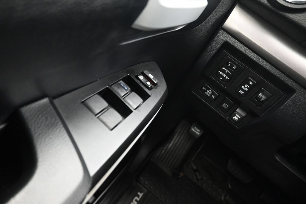 Used 2020 Toyota Tundra SR5 w/ SR5 Leather Package RWD image 10
