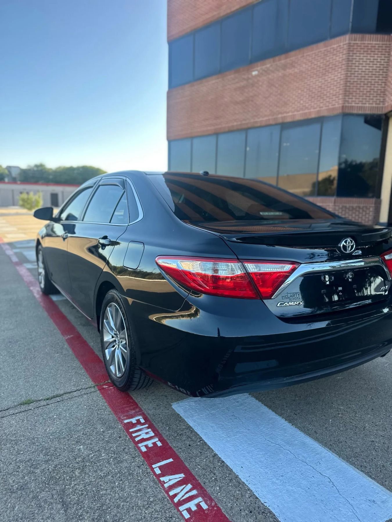 Used 2017 Toyota Camry XLE w/ Moonroof Package image 6