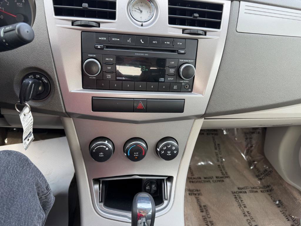 Used 2010 Chrysler Sebring Touring FWD image 18