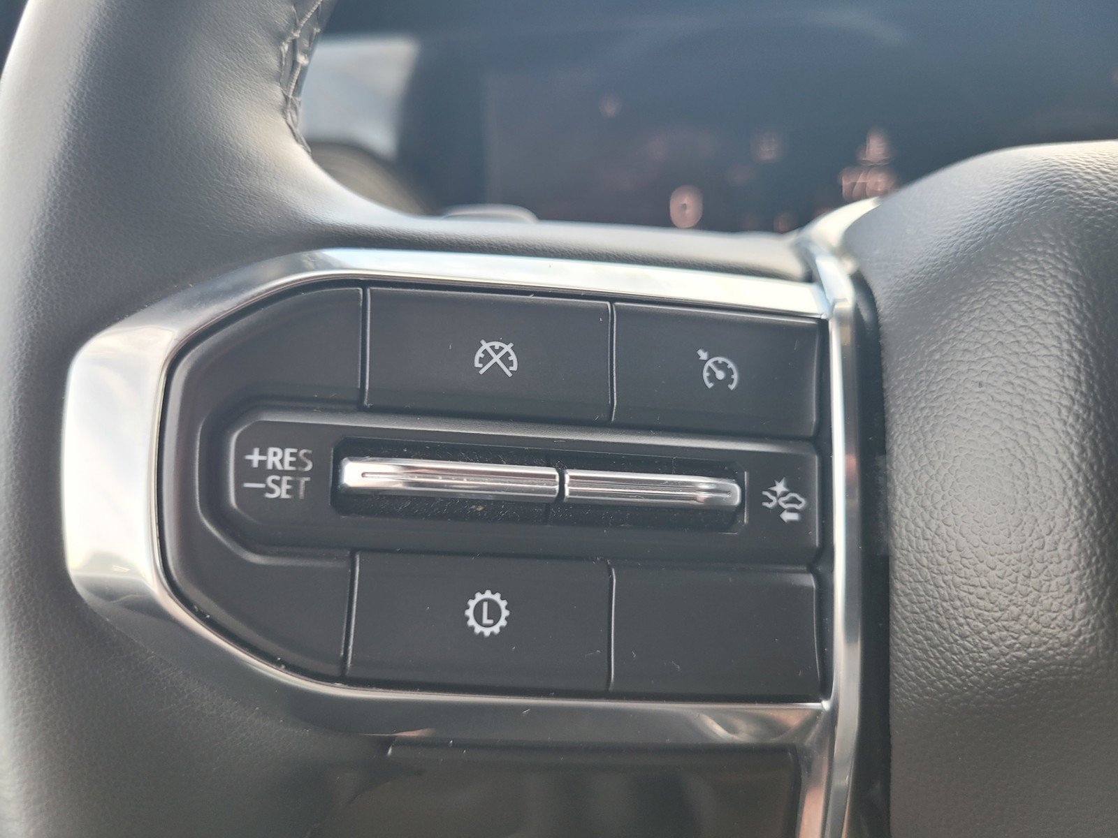 Used 2025 GMC Yukon Denali AWD/4WD image 25