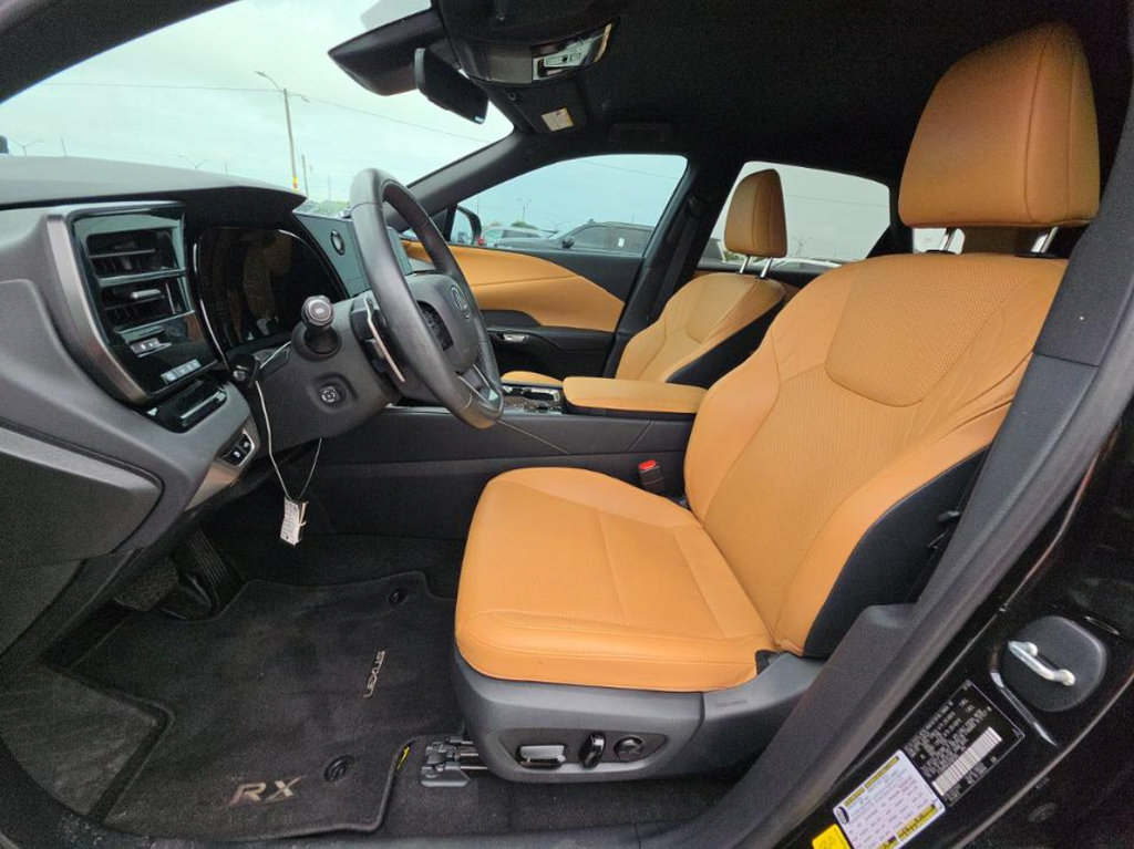 Used 2025 Lexus RX 350 FWD image 4