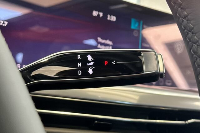 New 2026 Cadillac Escalade ESV Platinum Sport AWD/4WD image 23