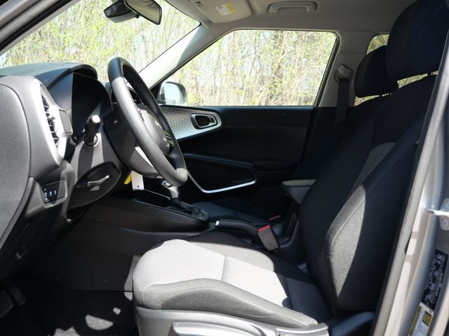 Used 2025 Kia Soul LX FWD image 13
