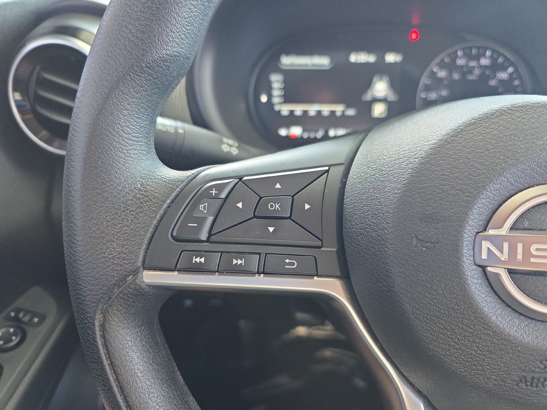 Used 2023 Nissan Kicks SV FWD image 16