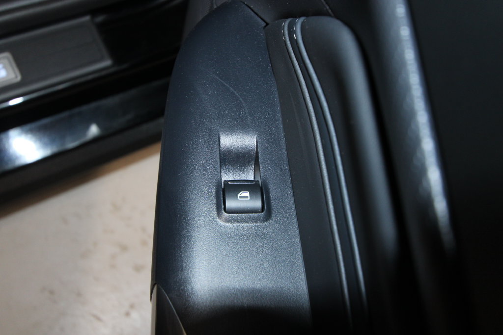 Used 2025 Ford Mustang GT Premium RWD image 25