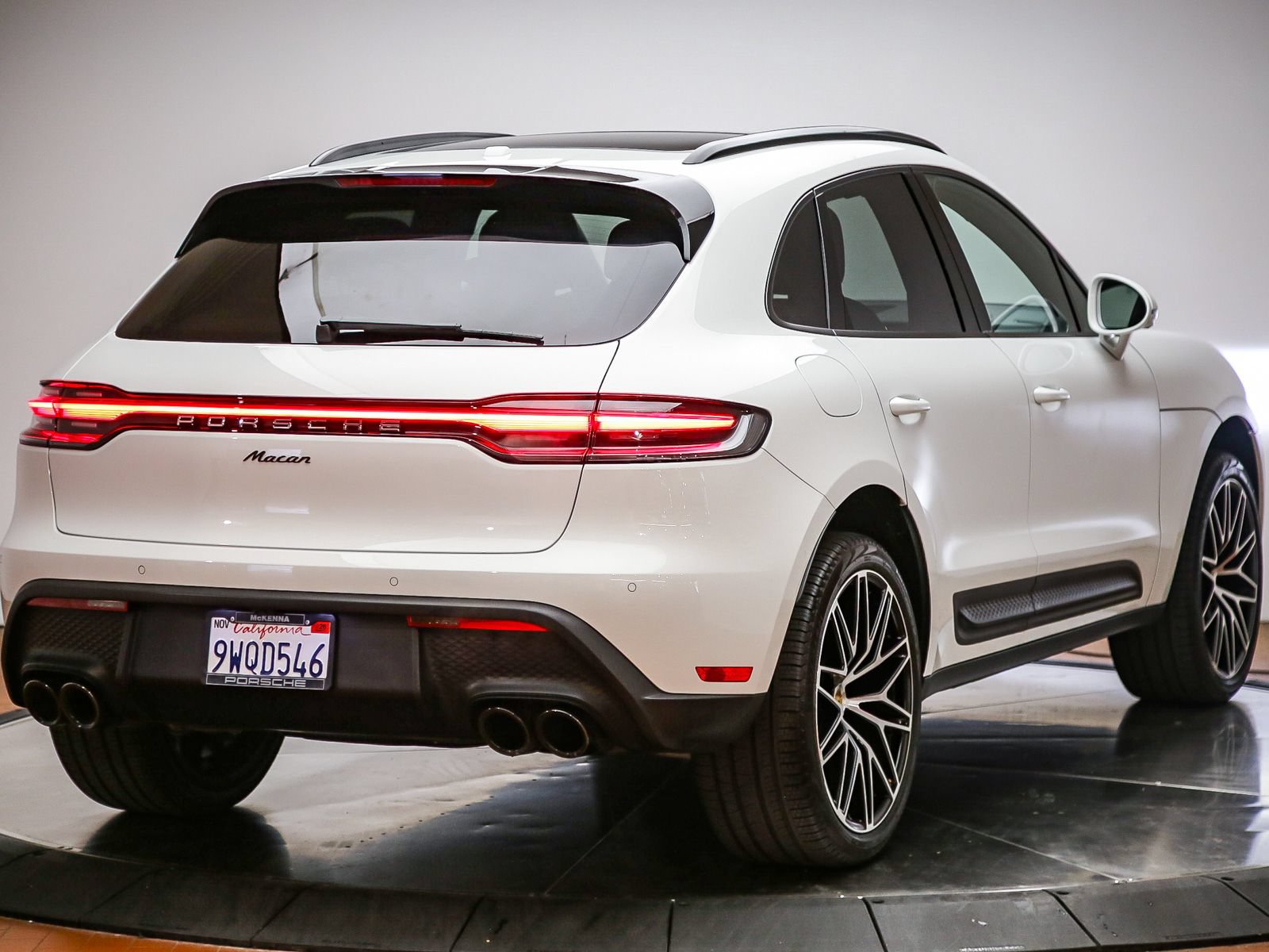 Certified 2026 Porsche Macan AWD/4WD image 40