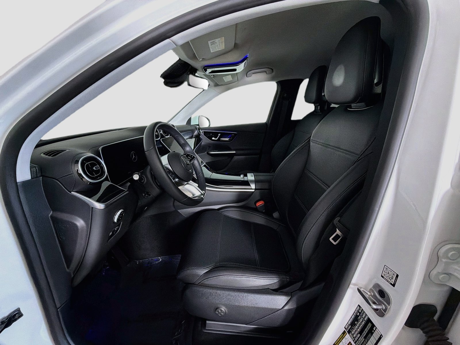 Used 2024 Mercedes-Benz GLC 300 4MATIC image 21