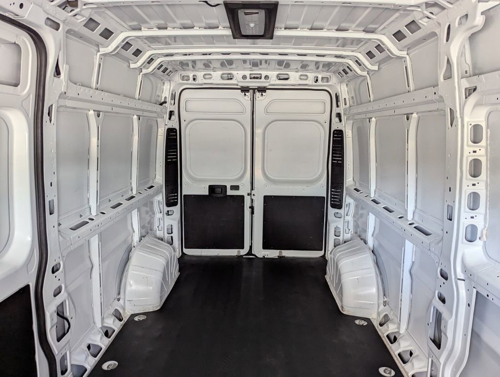 Used 2025 RAM ProMaster 2500 w/ Convenience Group image 21