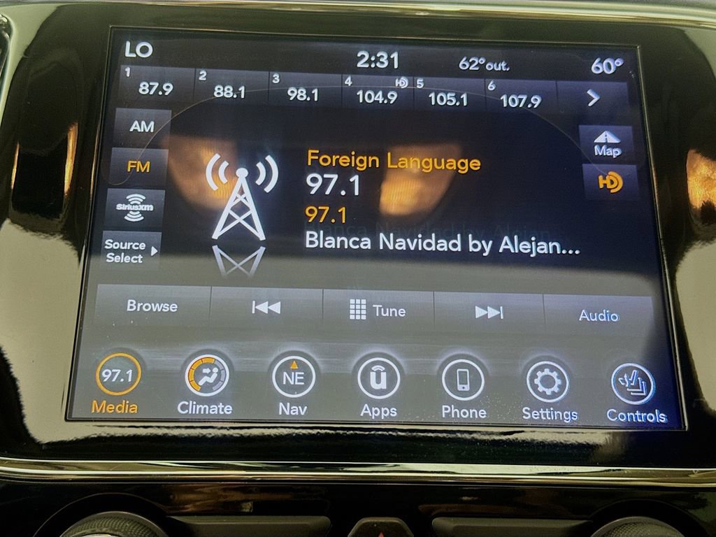 Used 2020 Jeep Grand Cherokee Limited image 17