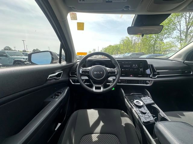 Used 2023 Kia Sportage LX image 16