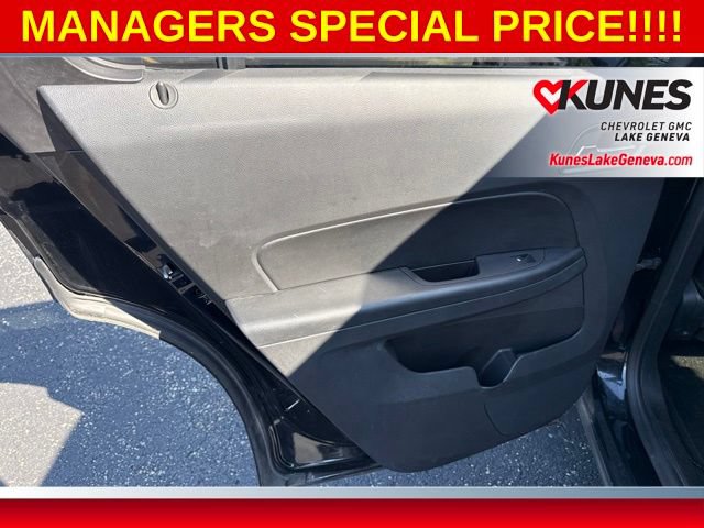 Used 2017 Chevrolet Equinox Premier w/ Enhanced Convenience Package AWD/4WD image 17