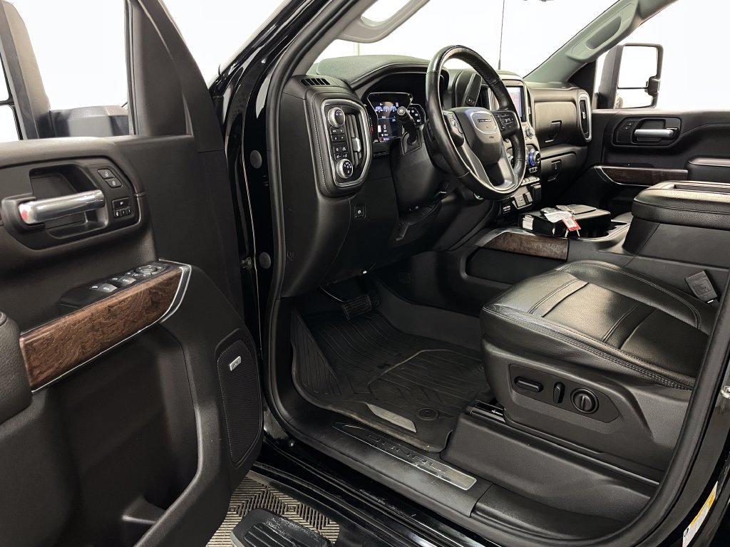 Used 2020 GMC Sierra 3500 Denali w/ Denali Ultimate Package AWD/4WD image 27