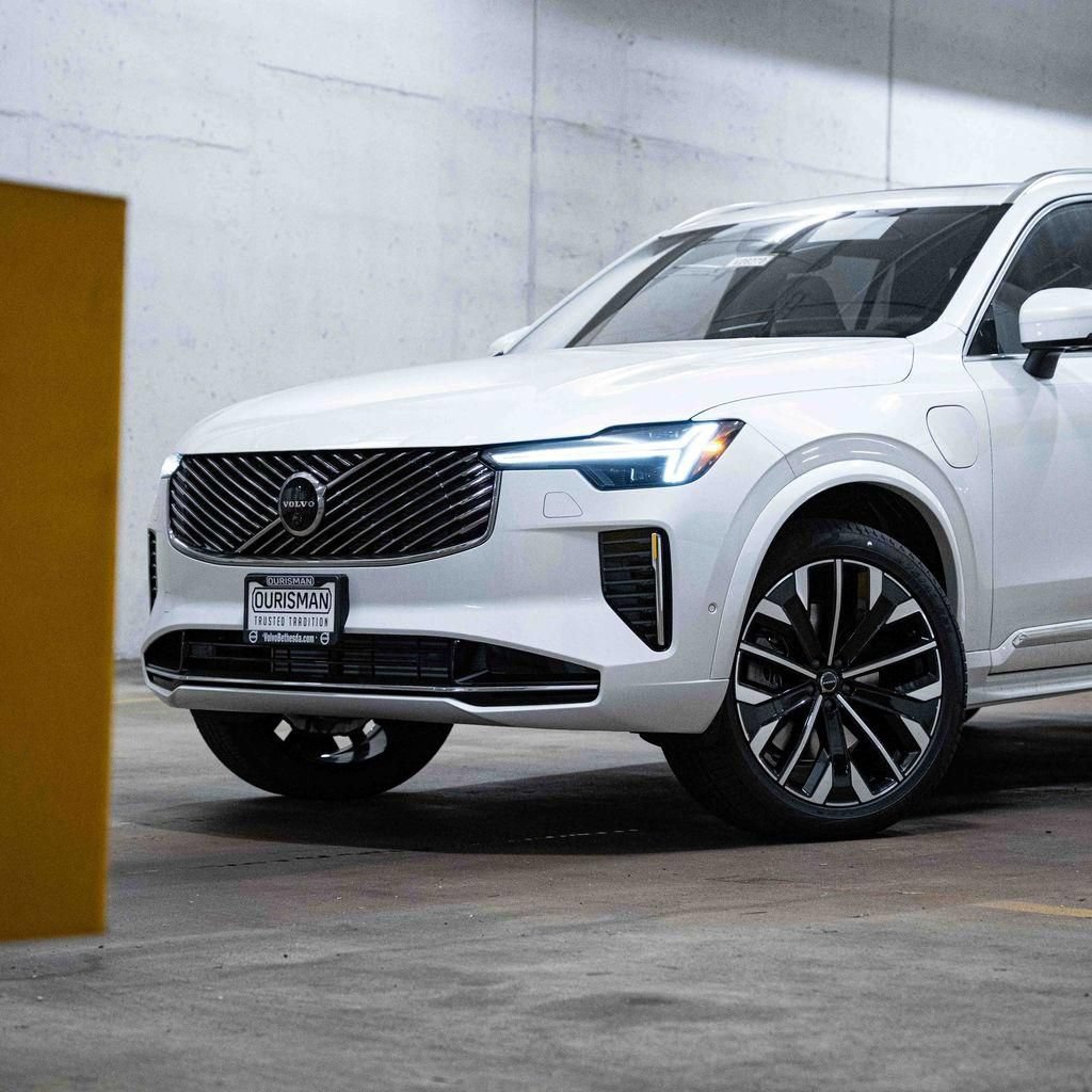 New 2026 Volvo XC90 T8 Plus w/ Protection Package Premier AWD/4WD image 2