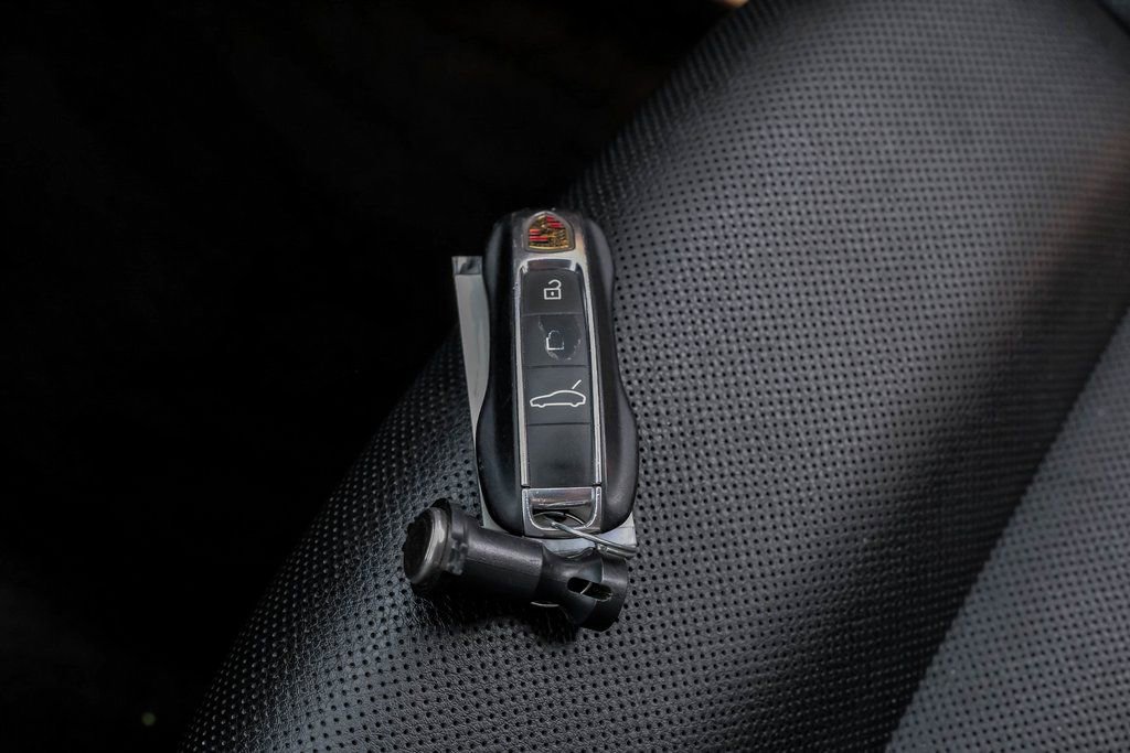 Used 2019 Porsche Panamera 4 image 54