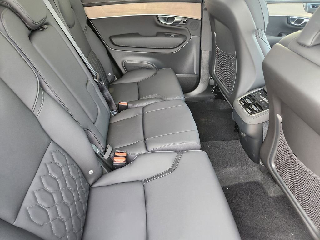 New 2026 Volvo XC90 B6 Plus w/ Protection Package image 24