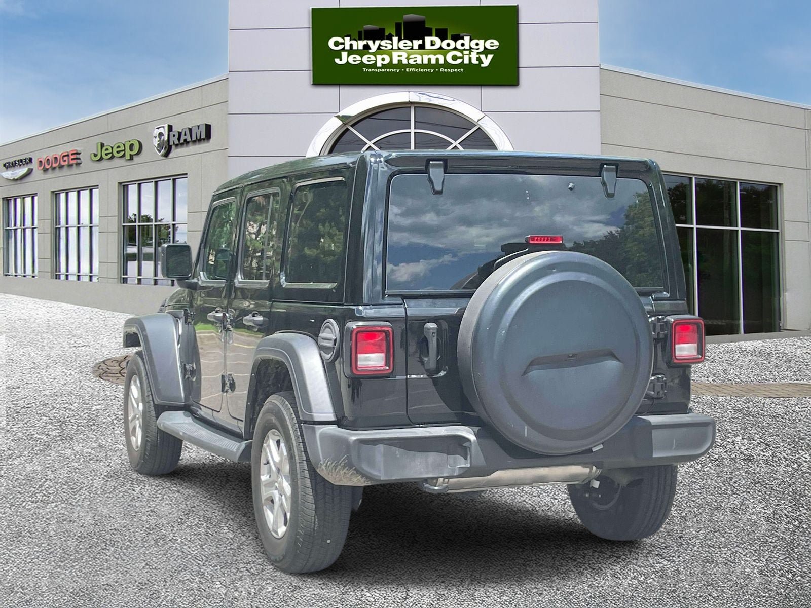Used 2022 Jeep Wrangler Unlimited Sport w/ Sun And Sound Package AWD/4WD image 8