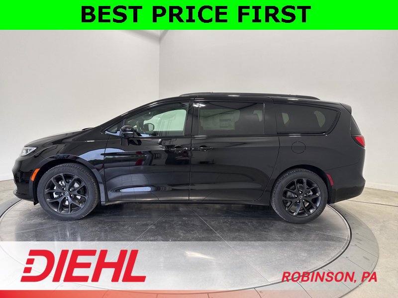 New 2026 Chrysler Pacifica Select image 4