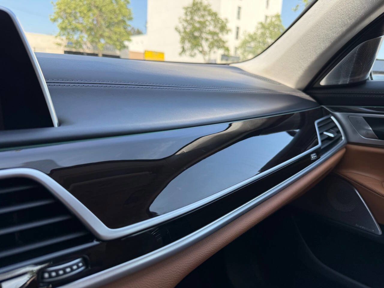 Used 2020 BMW ALPINA B7 xDrive image 52