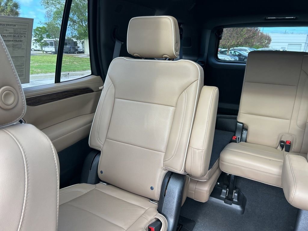 Used 2021 Chevrolet Tahoe Premier w/ Premium Package RWD image 12