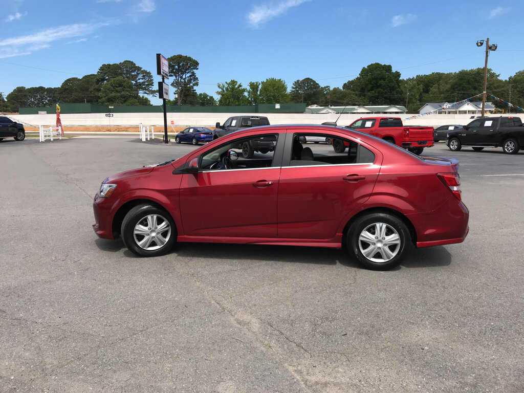 Used 2020 Chevrolet Sonic LT w/ Convenience Package FWD image 8