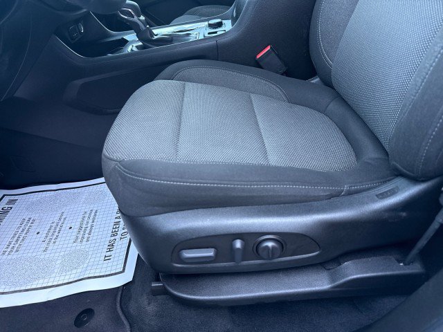 Used 2023 Chevrolet Traverse LT FWD image 16