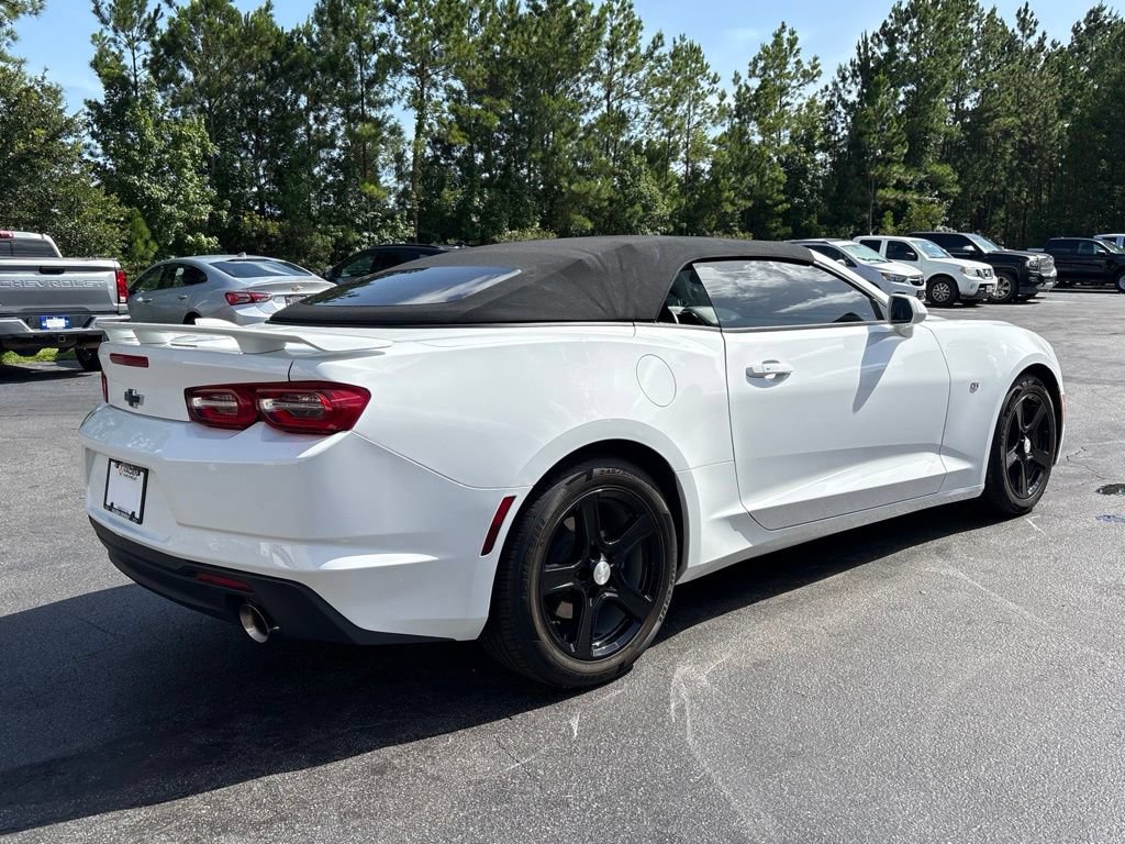 Used 2023 Chevrolet Camaro LT RWD image 9