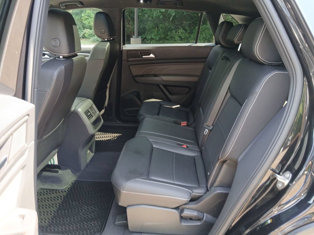 Used 2023 Volkswagen Atlas Cross Sport SEL AWD/4WD image 44