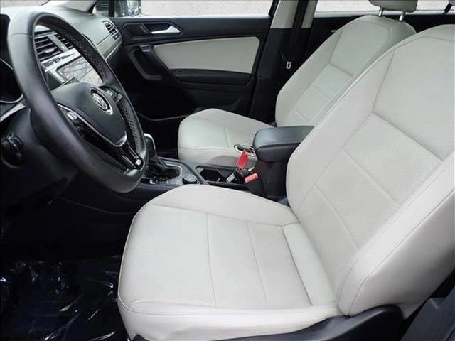 Used 2021 Volkswagen Tiguan SE w/ Panoramic Sunroof Package AWD/4WD image 11