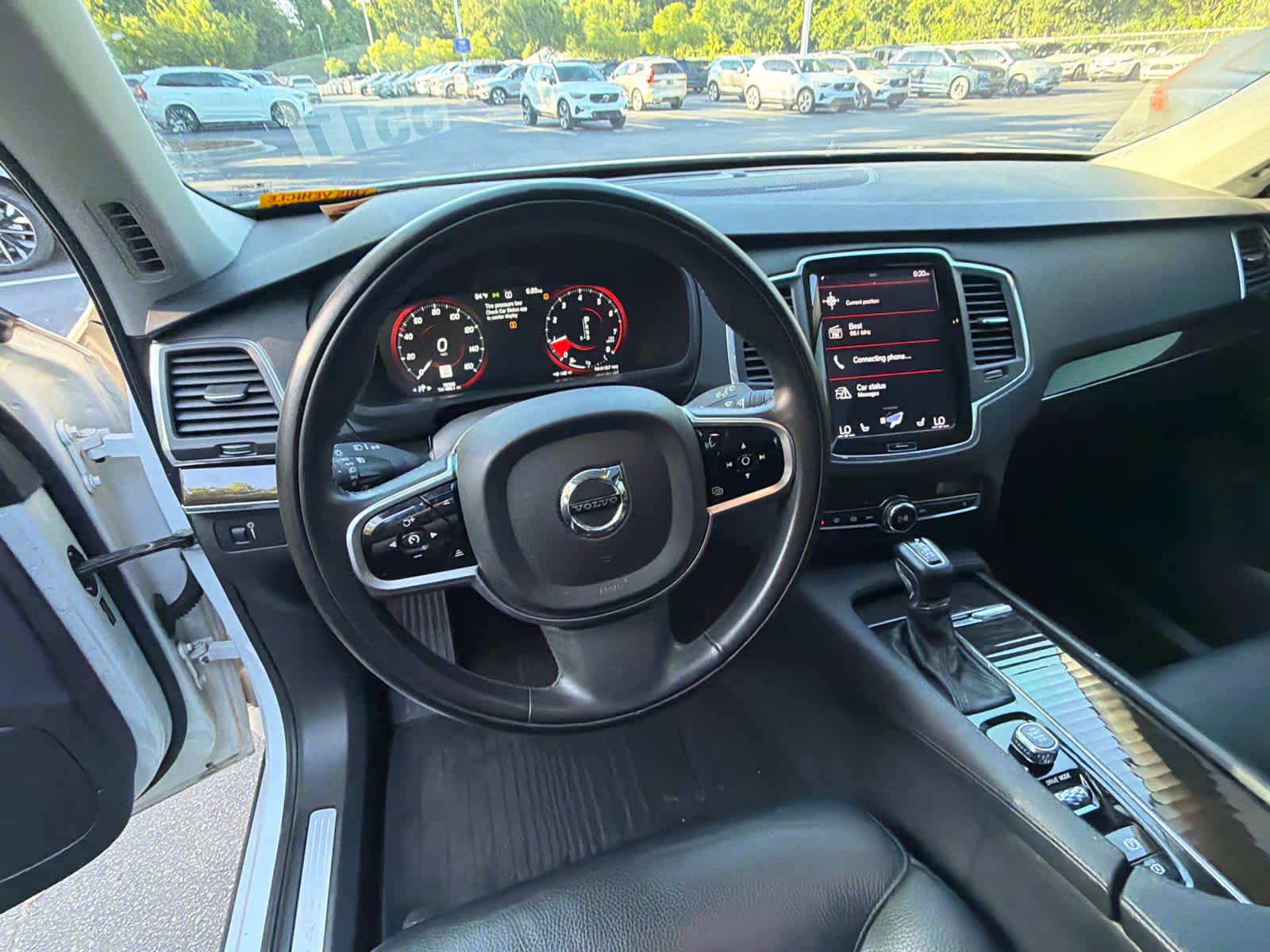 Used 2019 Volvo XC90 T5 Momentum w/ Multimedia Package AWD/4WD image 27
