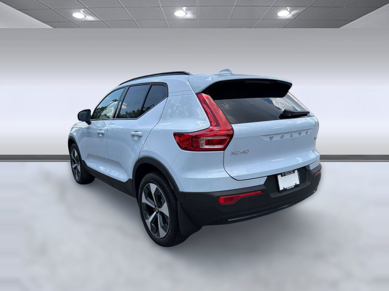 New 2026 Volvo XC40 B5 Plus w/ Climate Package AWD/4WD image 3
