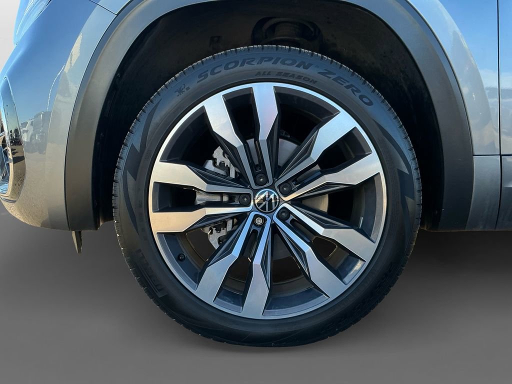 Used 2021 Volkswagen Atlas SEL R-Line image 14