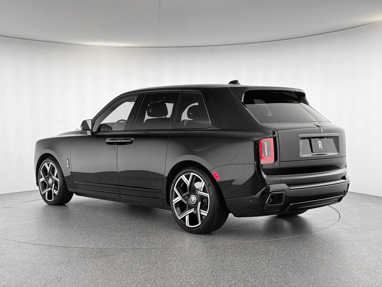 New 2026 Rolls-Royce Cullinan Black Badge AWD/4WD image 2