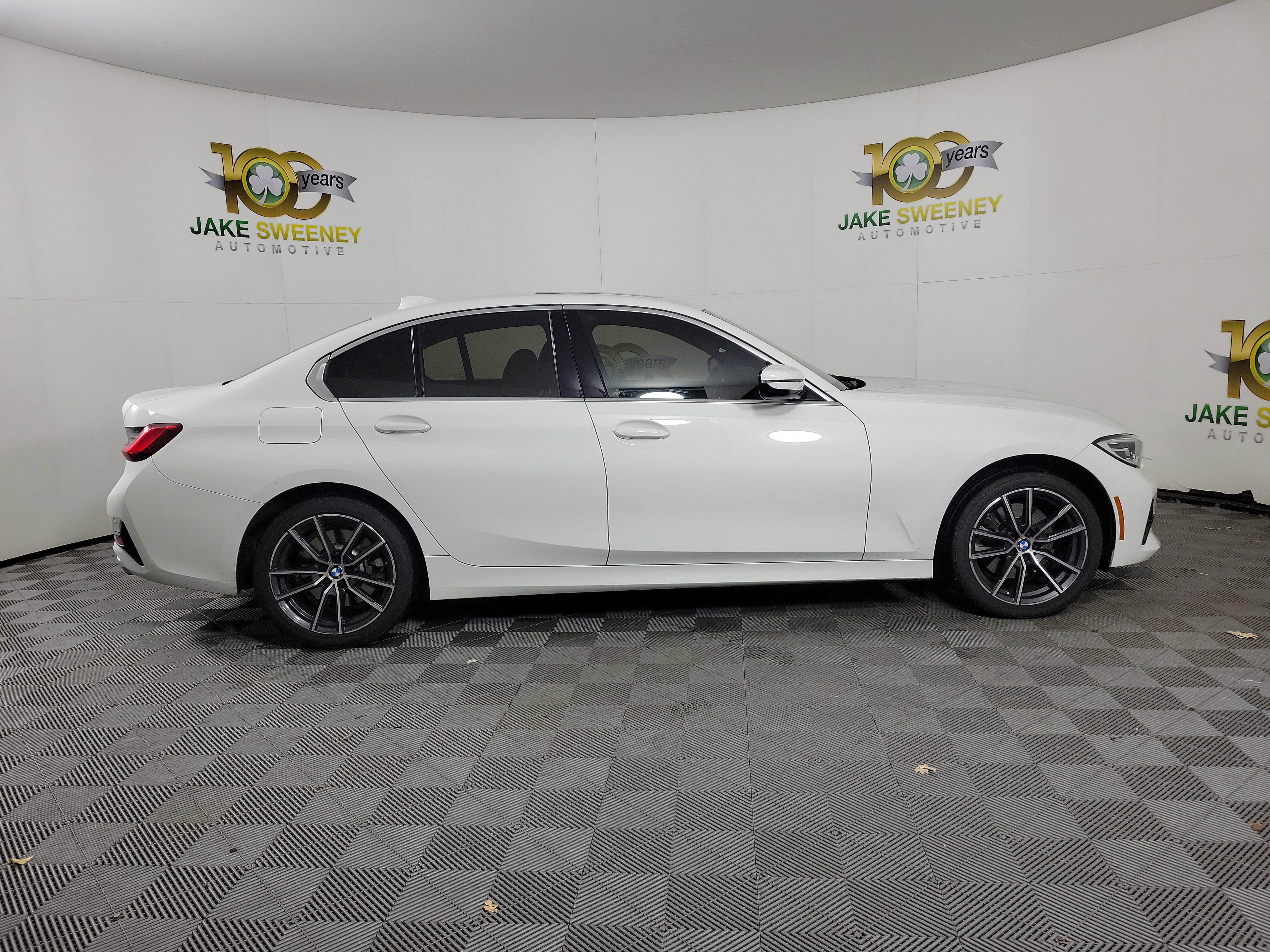 Used 2021 BMW 330i xDrive Sedan w/ Convenience Package image 4