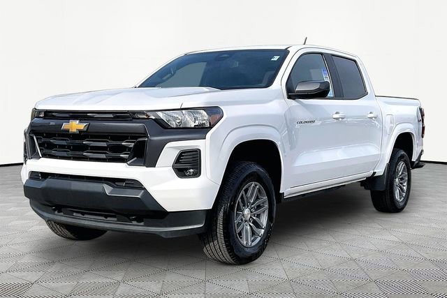 Used 2024 Chevrolet Colorado LT w/ LT Convenience Package image 3
