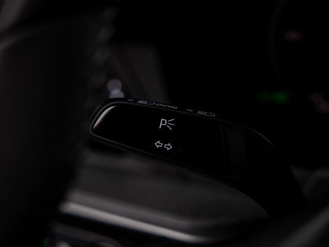 Certified 2025 Porsche 911 Carrera image 38