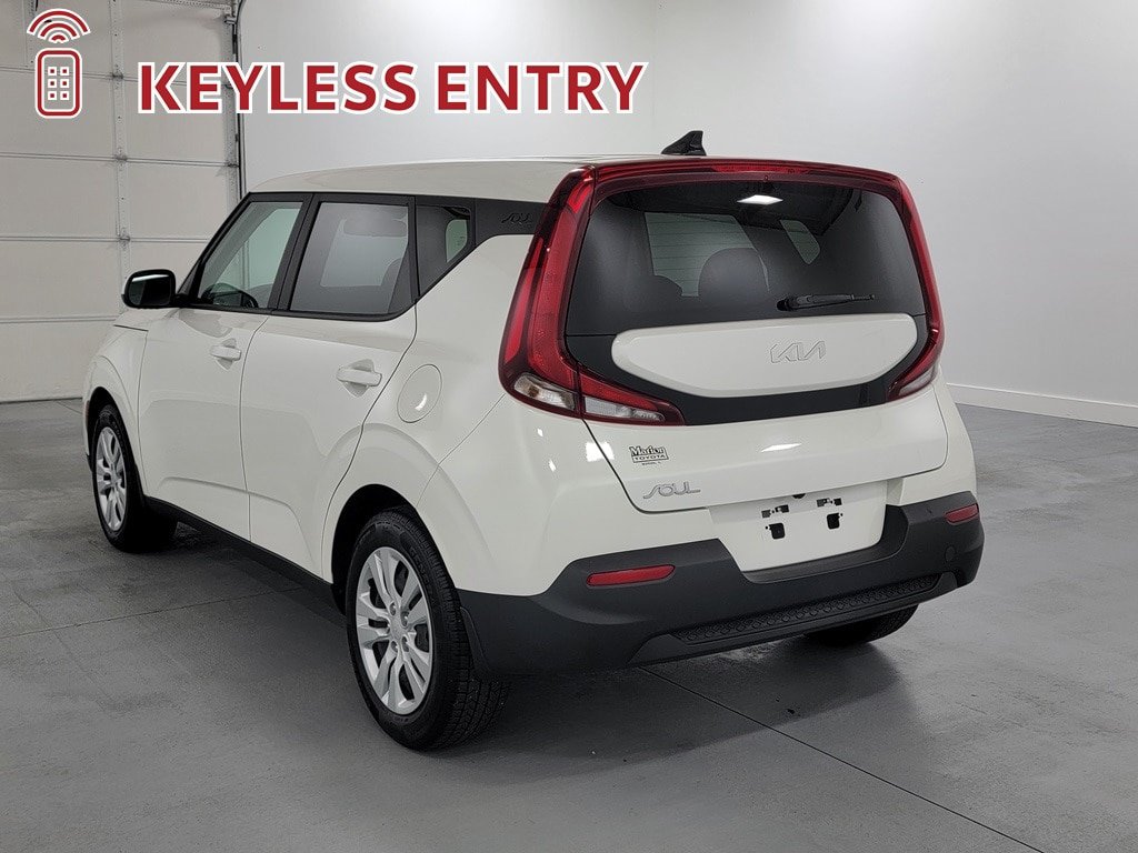 Used 2022 Kia Soul LX FWD image 6