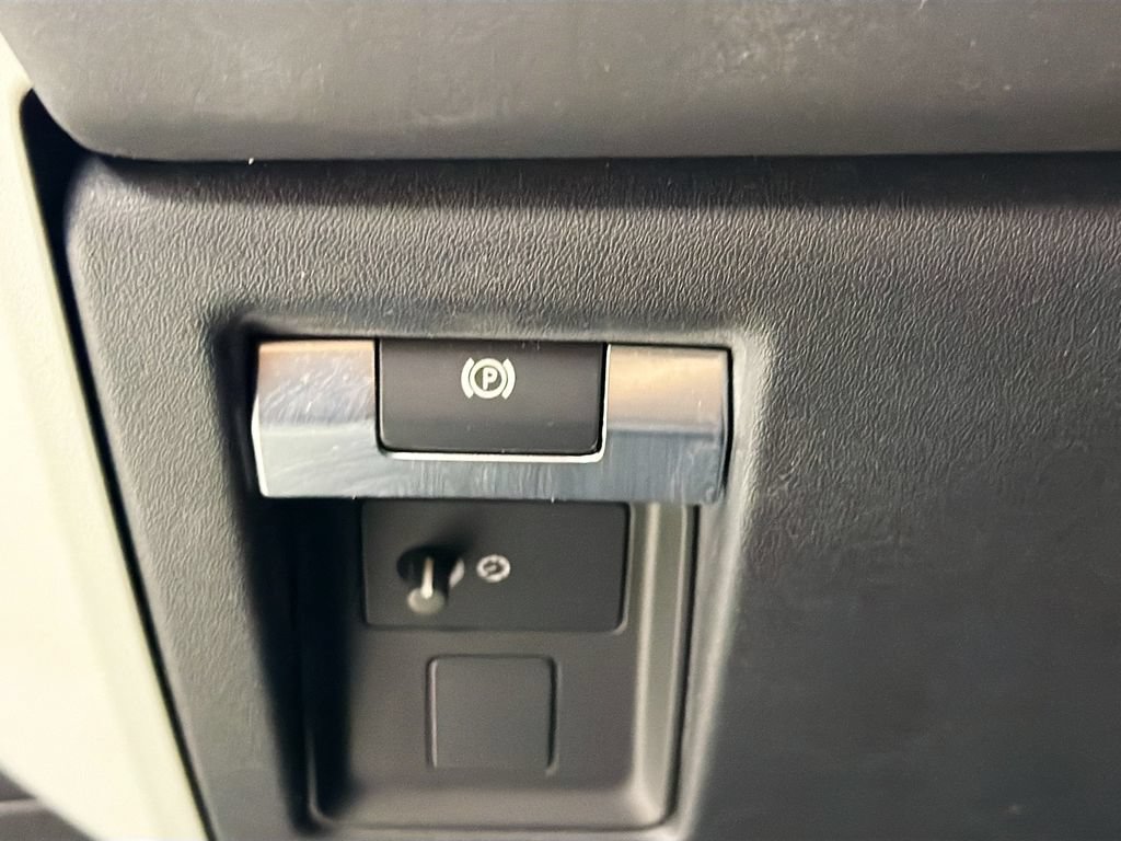 Certified 2024 Land Rover Defender 110 S AWD/4WD image 10