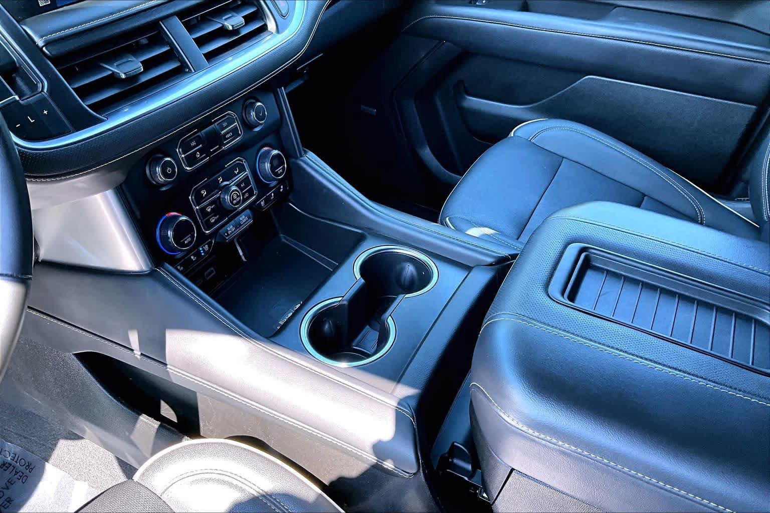 Used 2023 Chevrolet Tahoe Premier AWD/4WD image 17