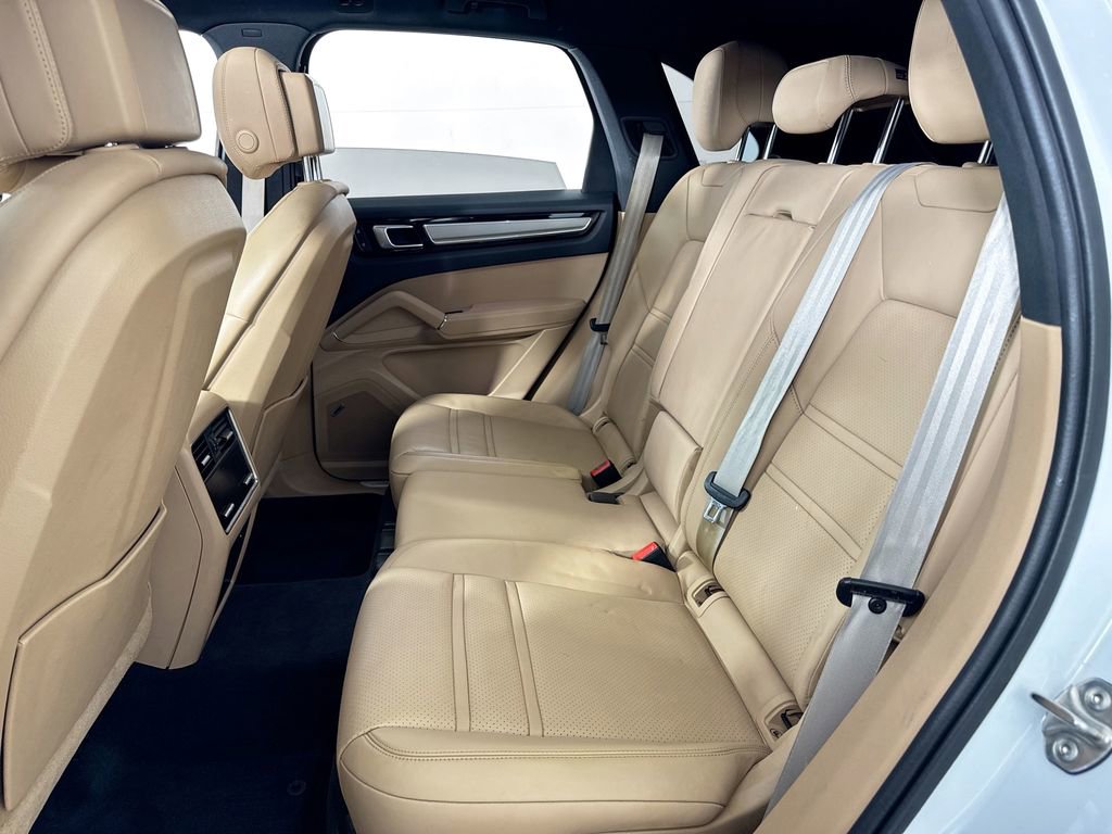 Used 2022 Porsche Cayenne E-Hybrid image 31