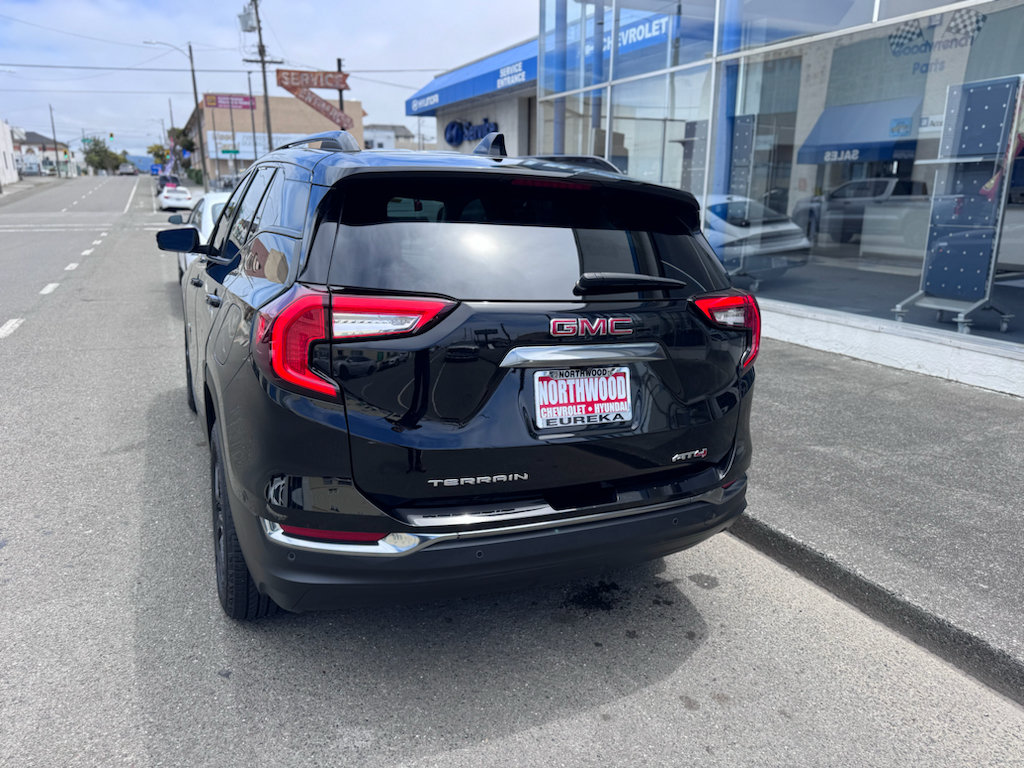 Used 2022 GMC Terrain AT4 w/ Infotainment Package II AWD/4WD image 5