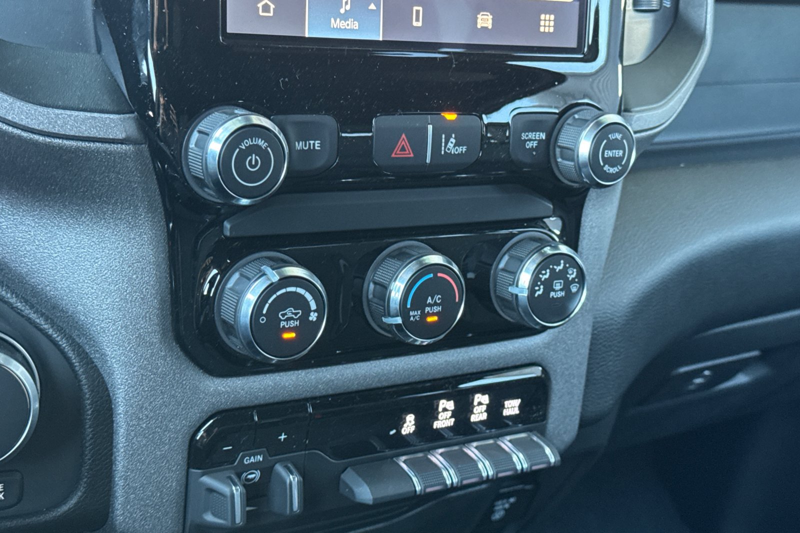 New 2026 RAM 1500 Warlock AWD/4WD image 18