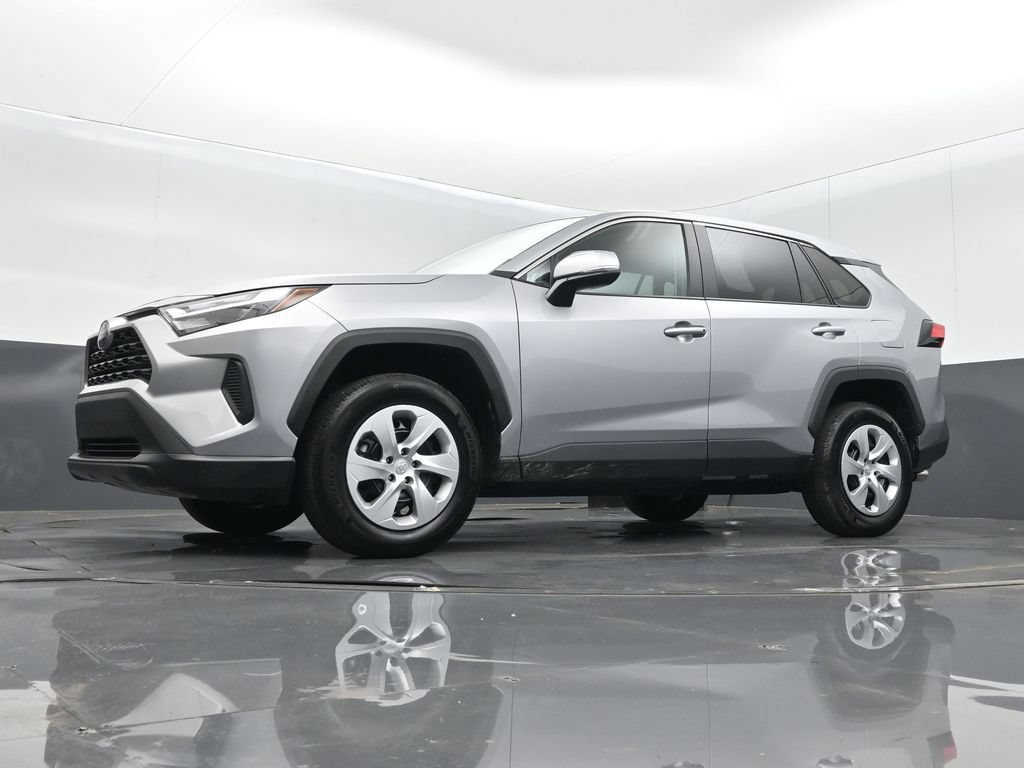Used 2025 Toyota RAV4 LE AWD/4WD image 13