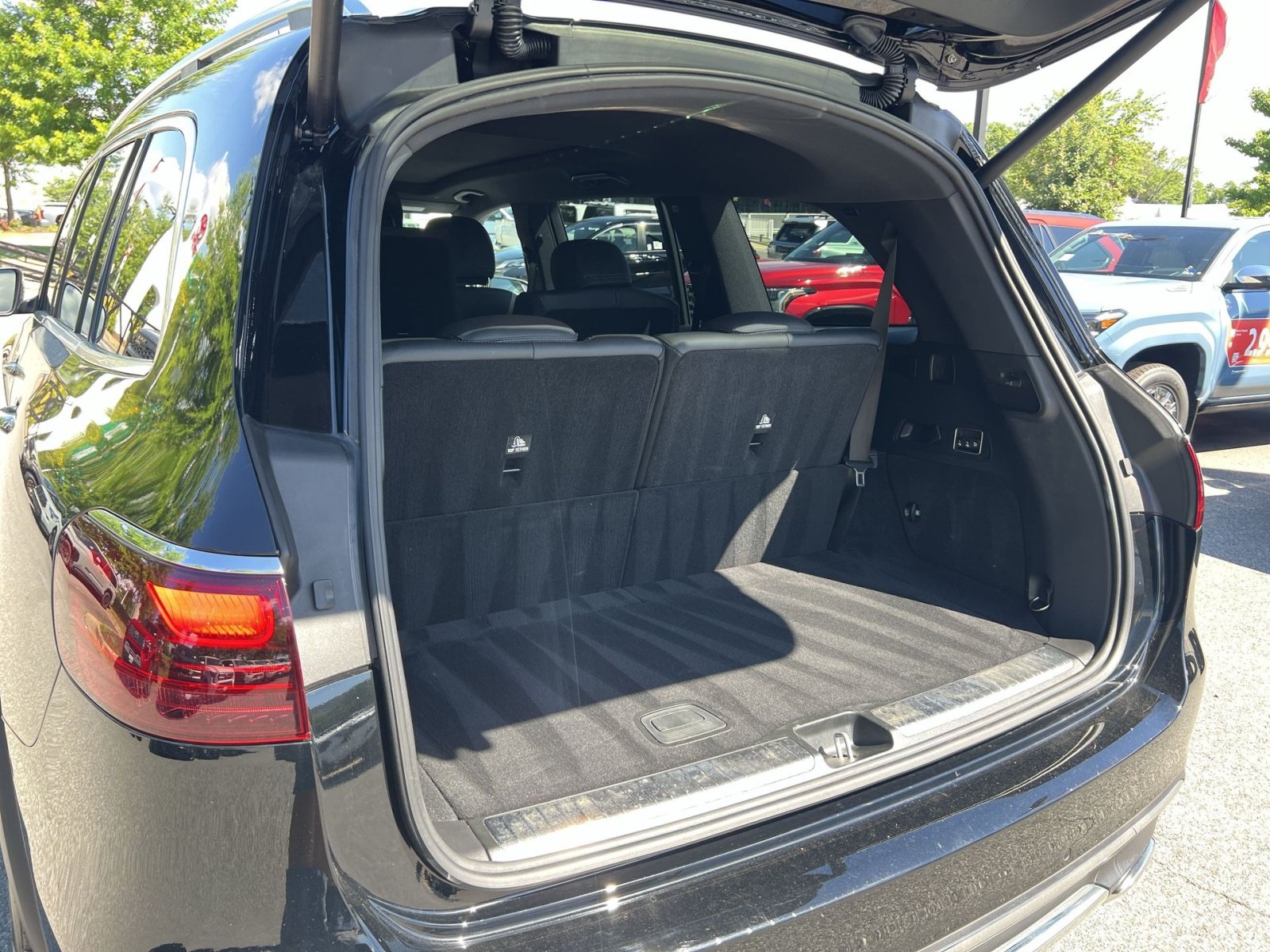 Used 2025 Mercedes-Benz GLS 450 4MATIC image 28