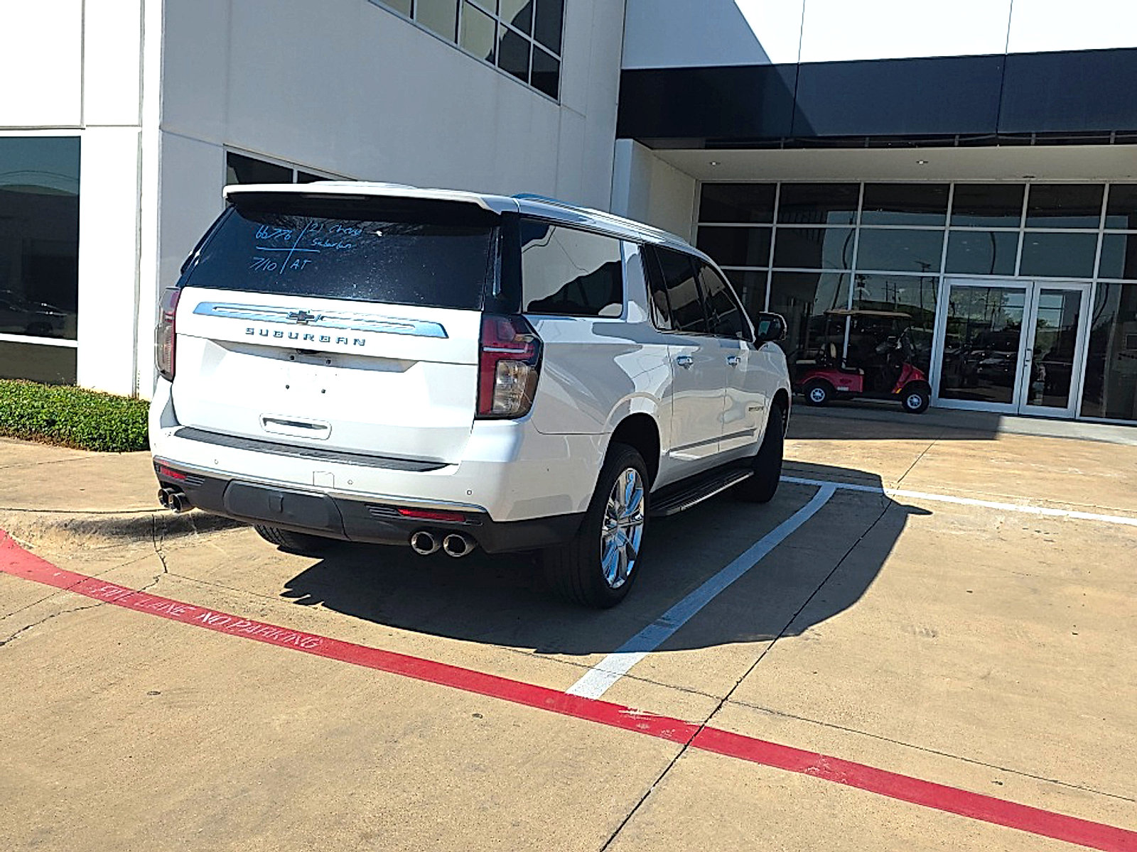 Used 2021 Chevrolet Suburban High Country RWD image 12