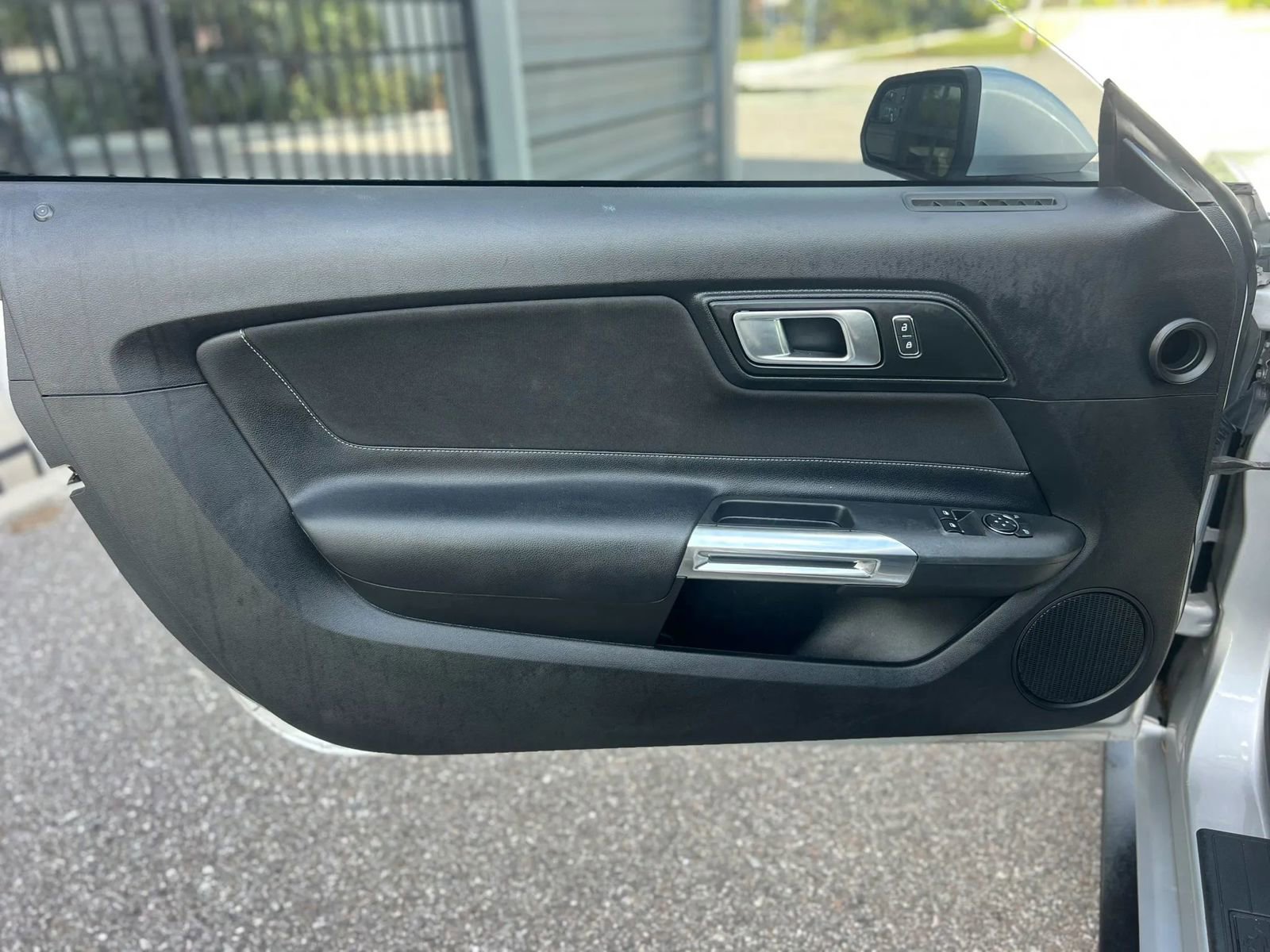 Used 2019 Ford Mustang Coupe RWD image 15