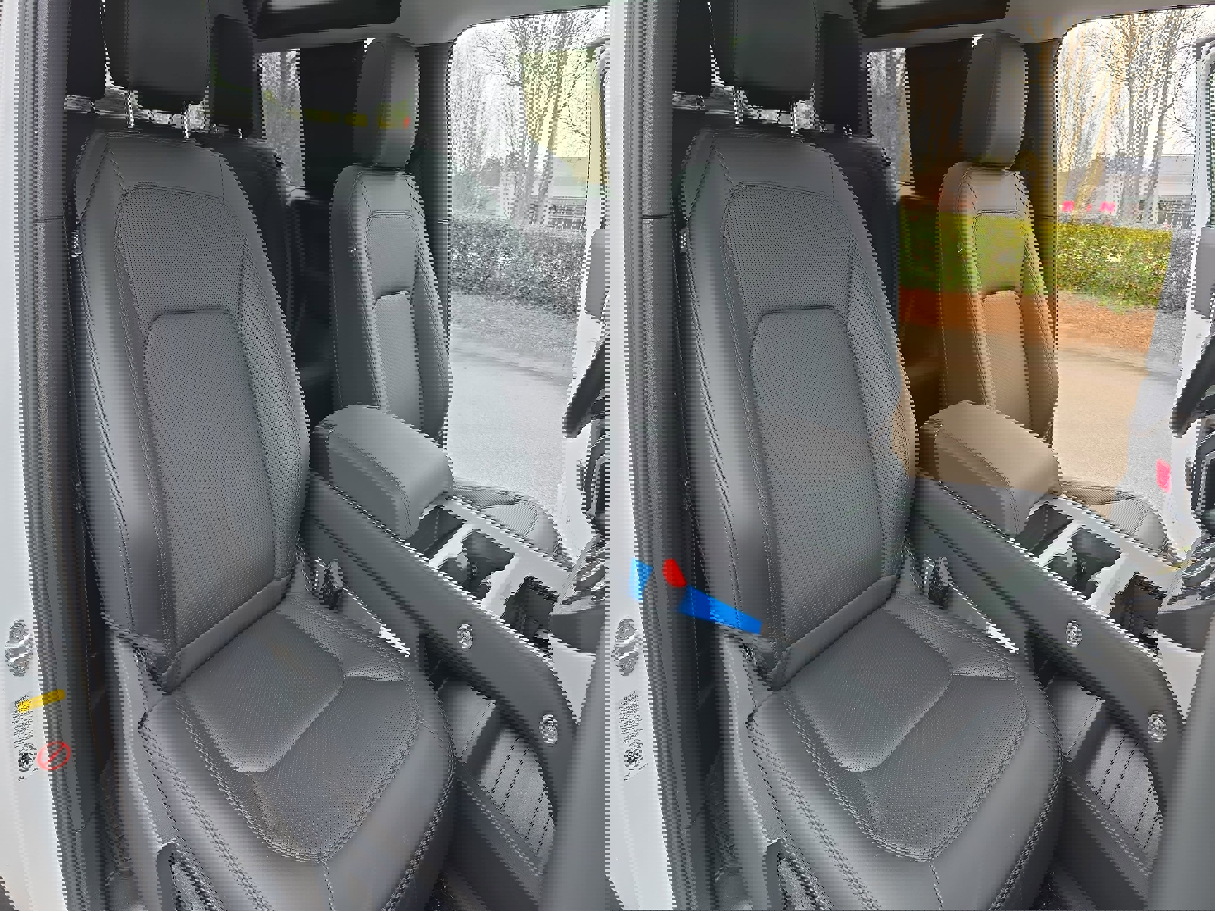 Certified 2025 Land Rover Defender 90 S image 10