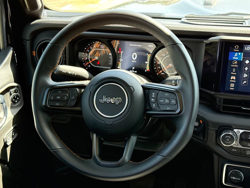 Used 2025 Jeep Gladiator Mojave AWD/4WD image 12
