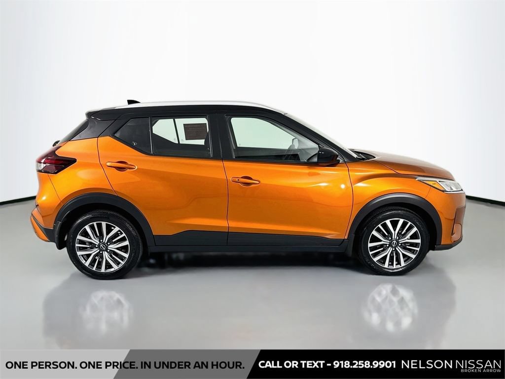 Used 2023 Nissan Kicks SV FWD image 4